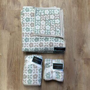 8 Pc Cynthia Rowley White Gray Mint Green Flower Towel Set COTTON Towels